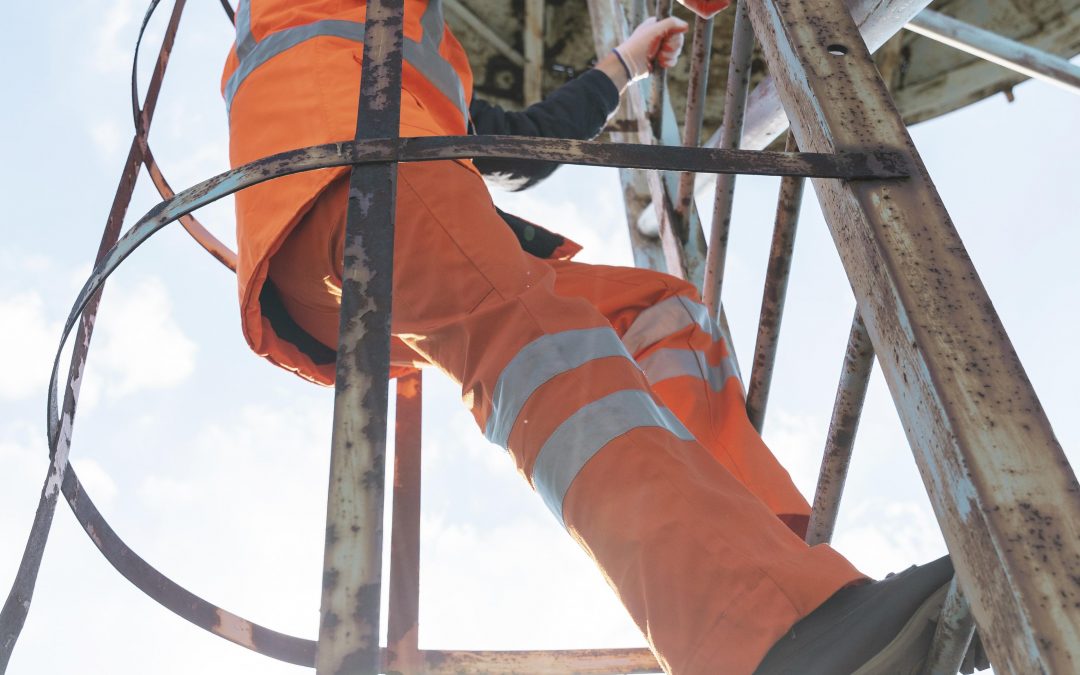 MANOBRADOR DE GRUA EM VEÍCULO EM SEGURANÇA: